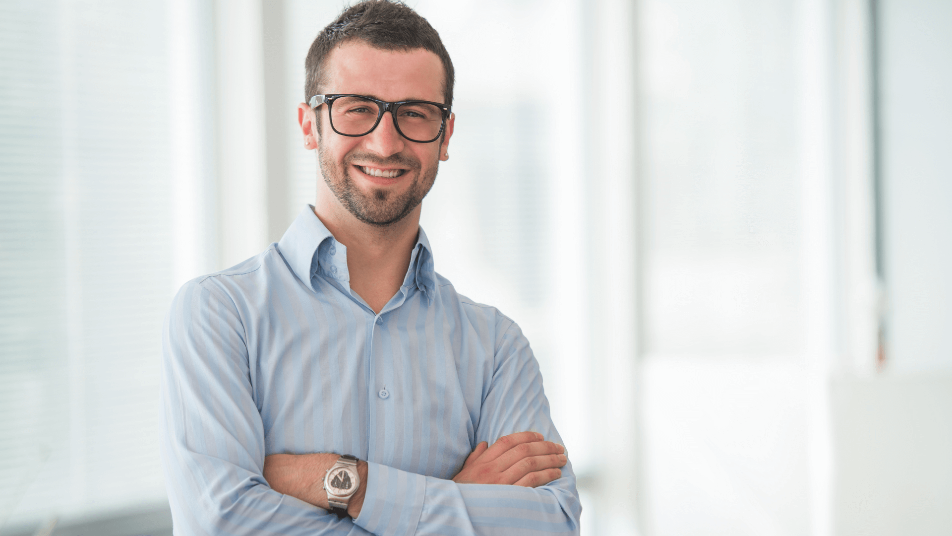 Praxismanager am Schreibtisch